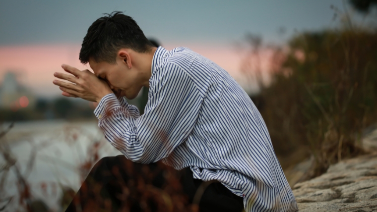 Unraveling the 5 Major Risk Factors for Clinical Depression